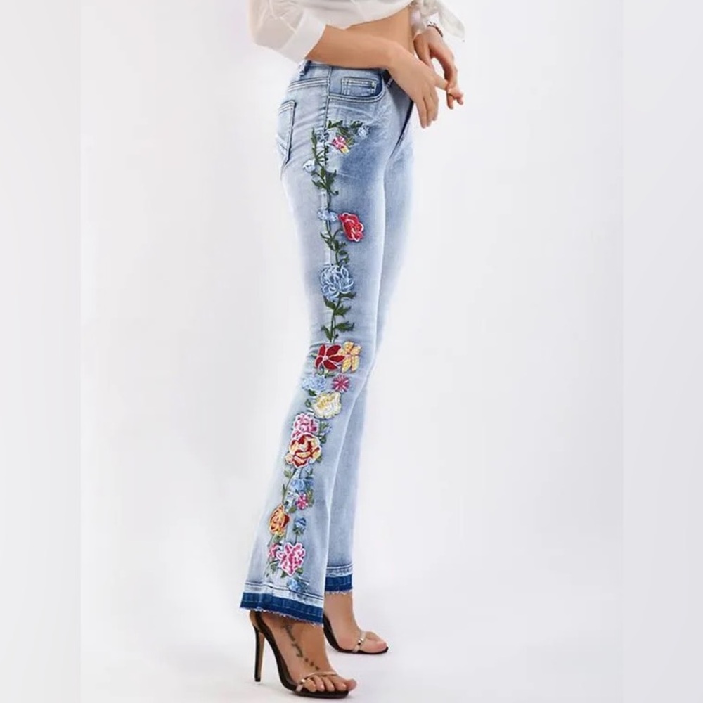 Floral Embroidered Flare Bell BottomJeans - Picture 10 of 12